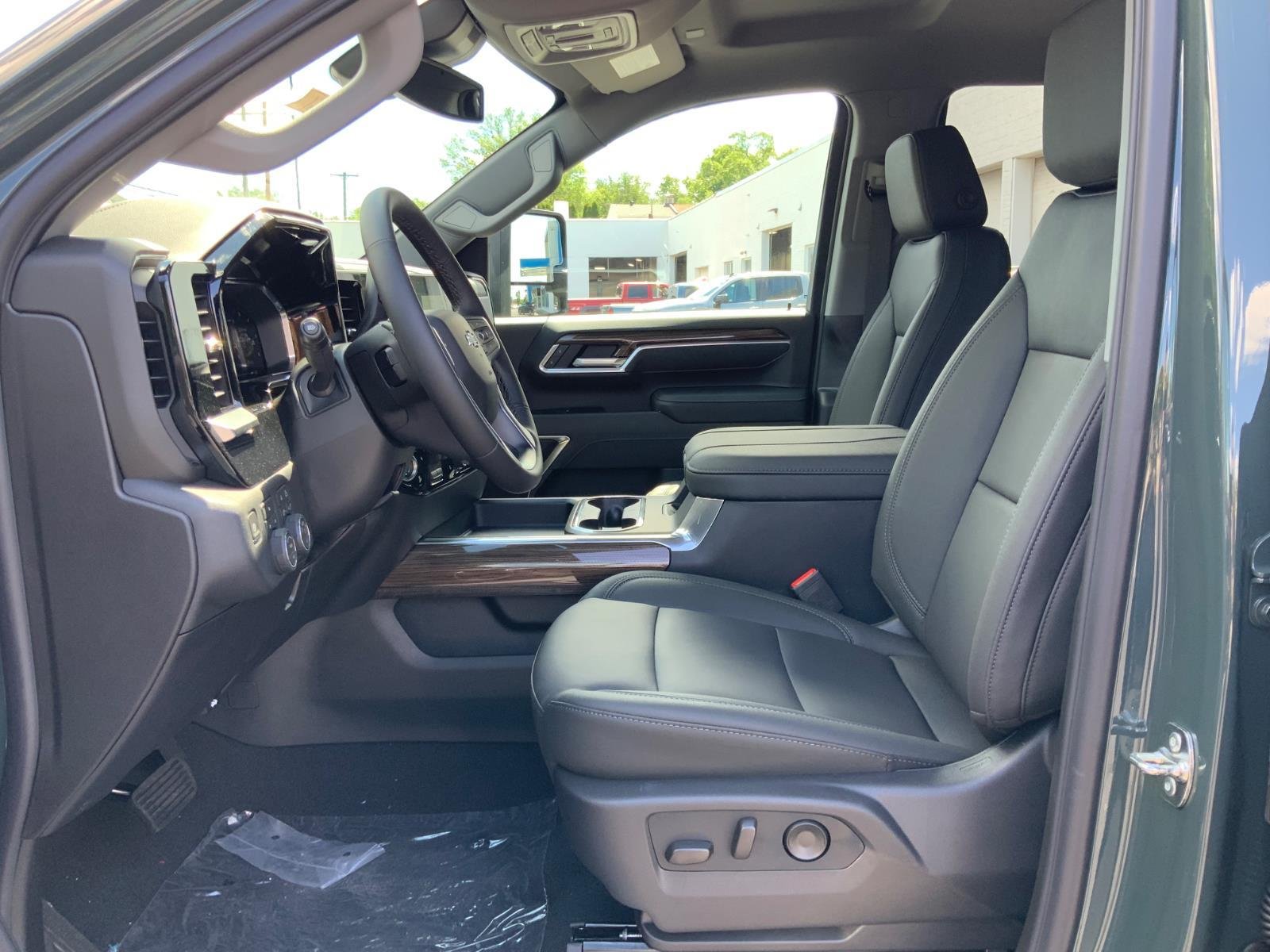 2026 Chevrolet Silverado 2500 HD LT - Photo 10