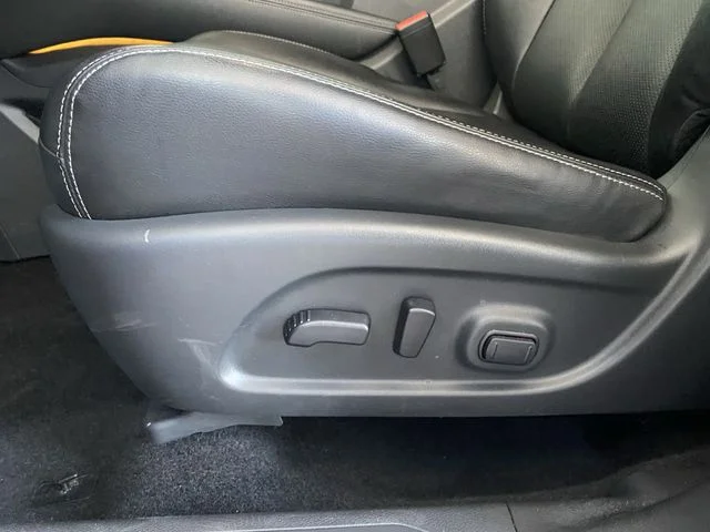 Used 2020 Cayenne Red Metallic Nissan SL image 23