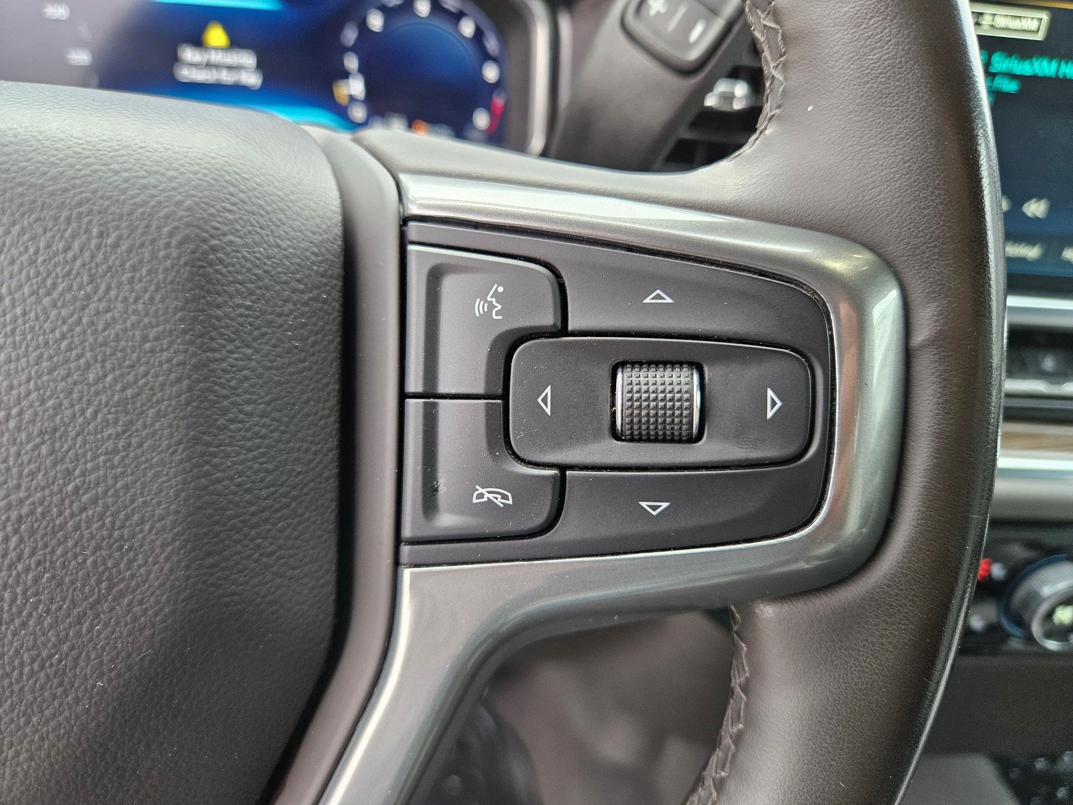 Used 2024 Auburn Metallic Chevrolet LT image 18