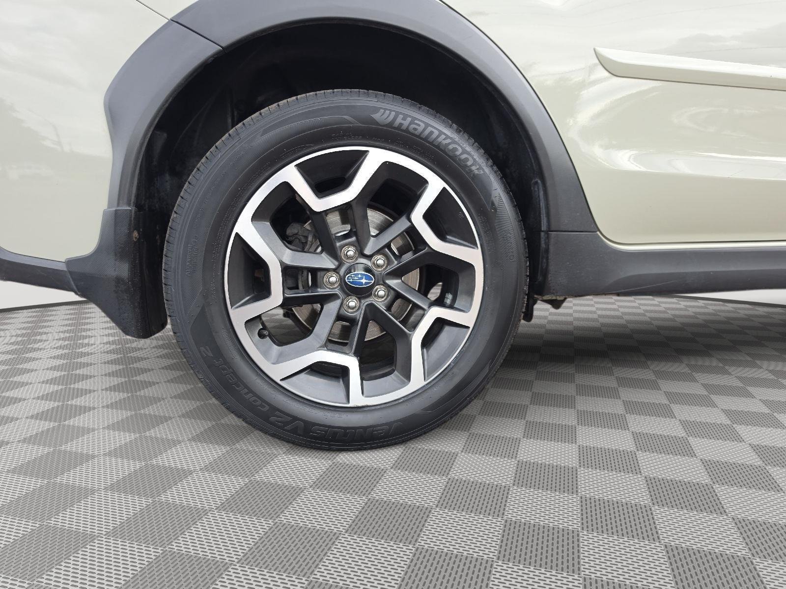 Used 2016 Desert Khaki Subaru Limited image 24