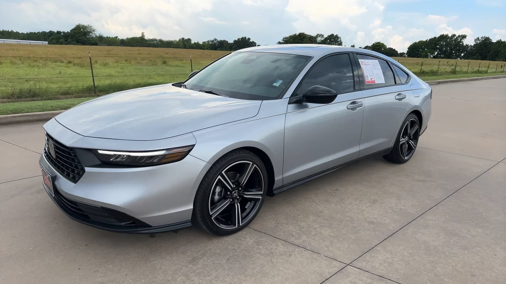 Used 2026 Silver Honda SE image 5