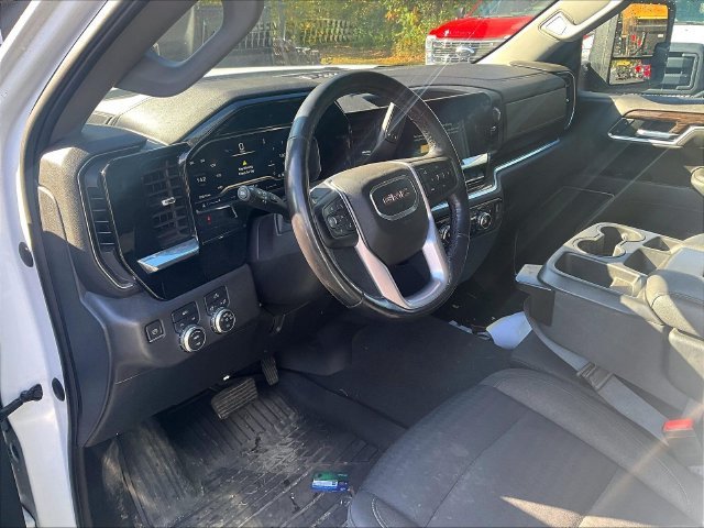 Used 2022 White GMC Elevation image 8