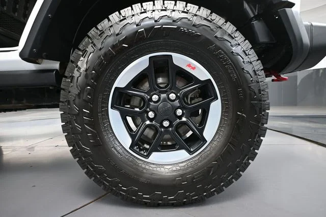 Used 2019 White Jeep Unlimited Rubicon image 10