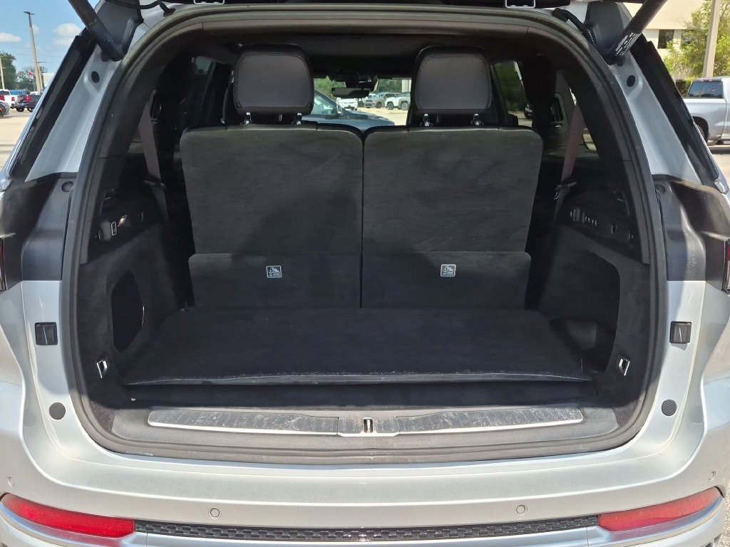 Used 2024 Silver Jeep Summit image 32
