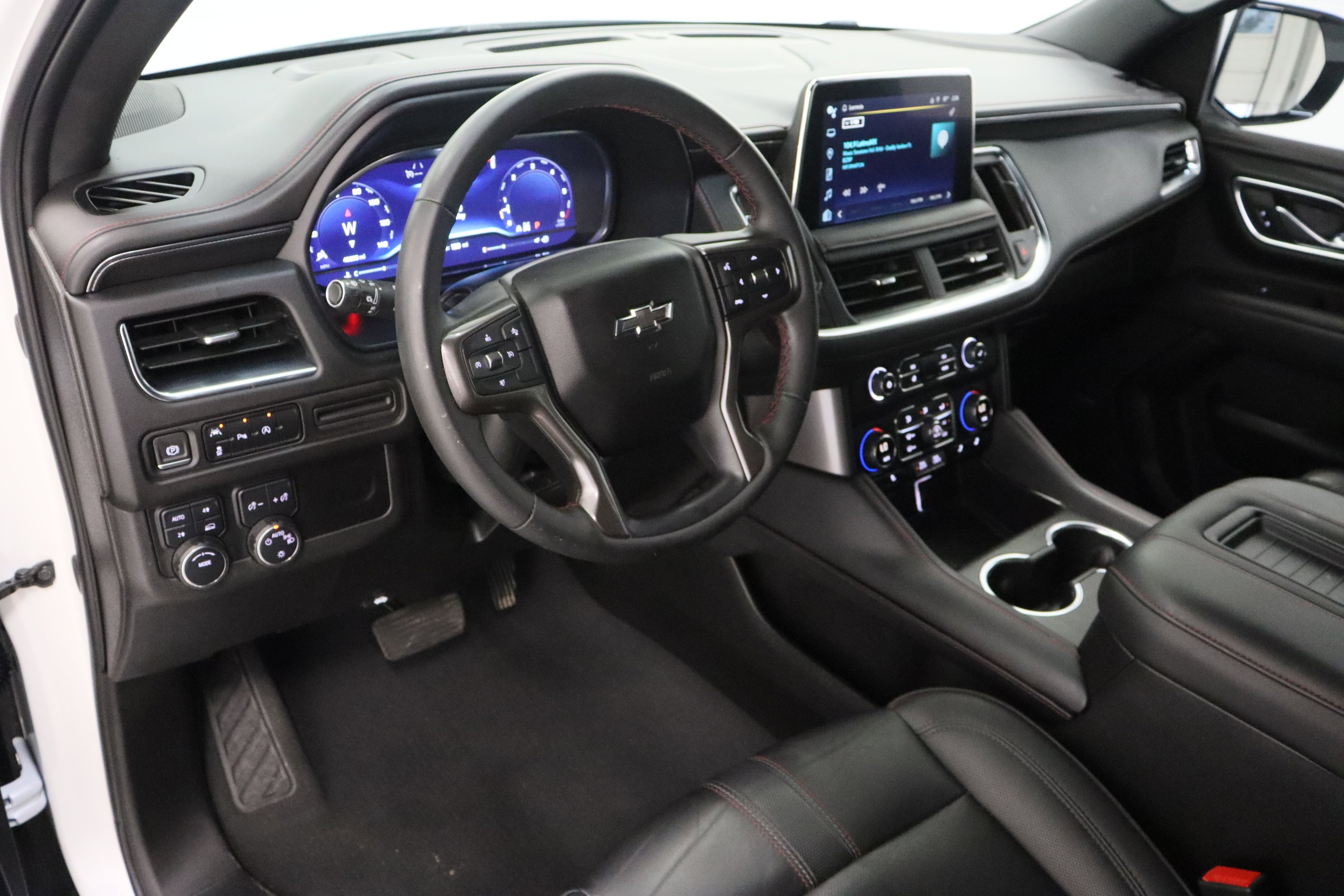 Used 2023 Iridescent Pearl Tricoat Chevrolet RST 5.3L image 14