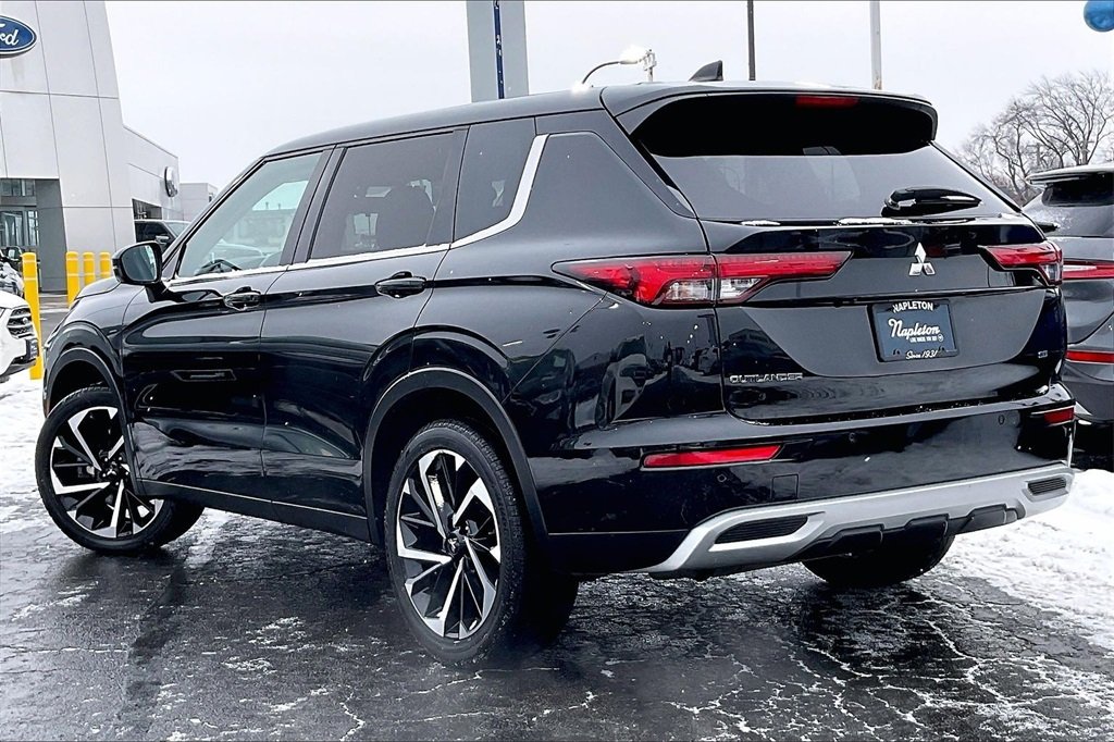 2024 MITSUBISHI OUTLANDER - Image 8