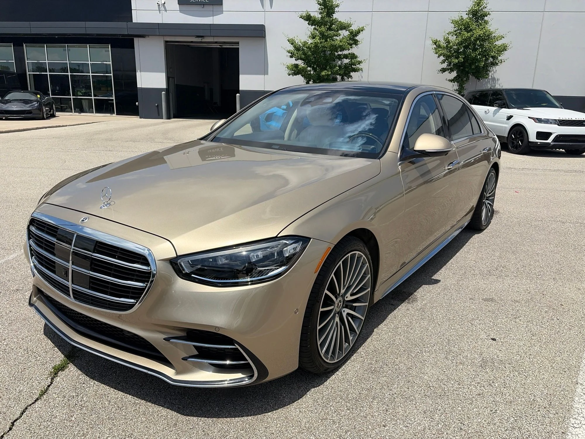 Used 2023 Gold Mercedes-Benz S 500 image 2