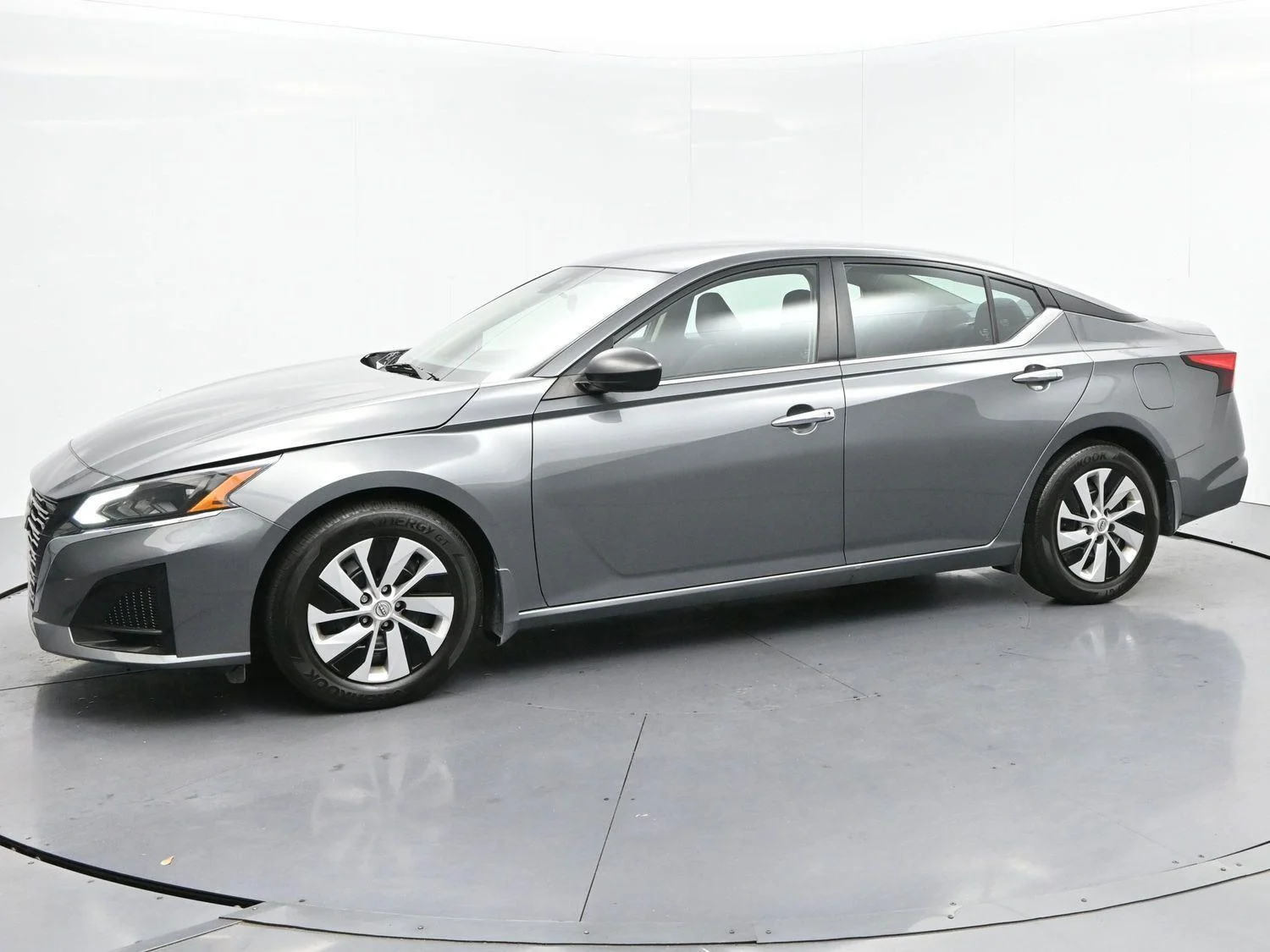 Used 2024 Gun Metallic Nissan 2.5 S image 4