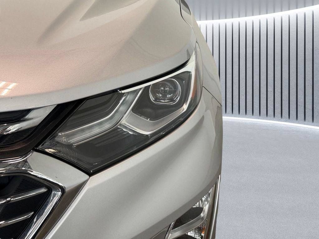 Used 2019 Silver Chevrolet Premier image 17
