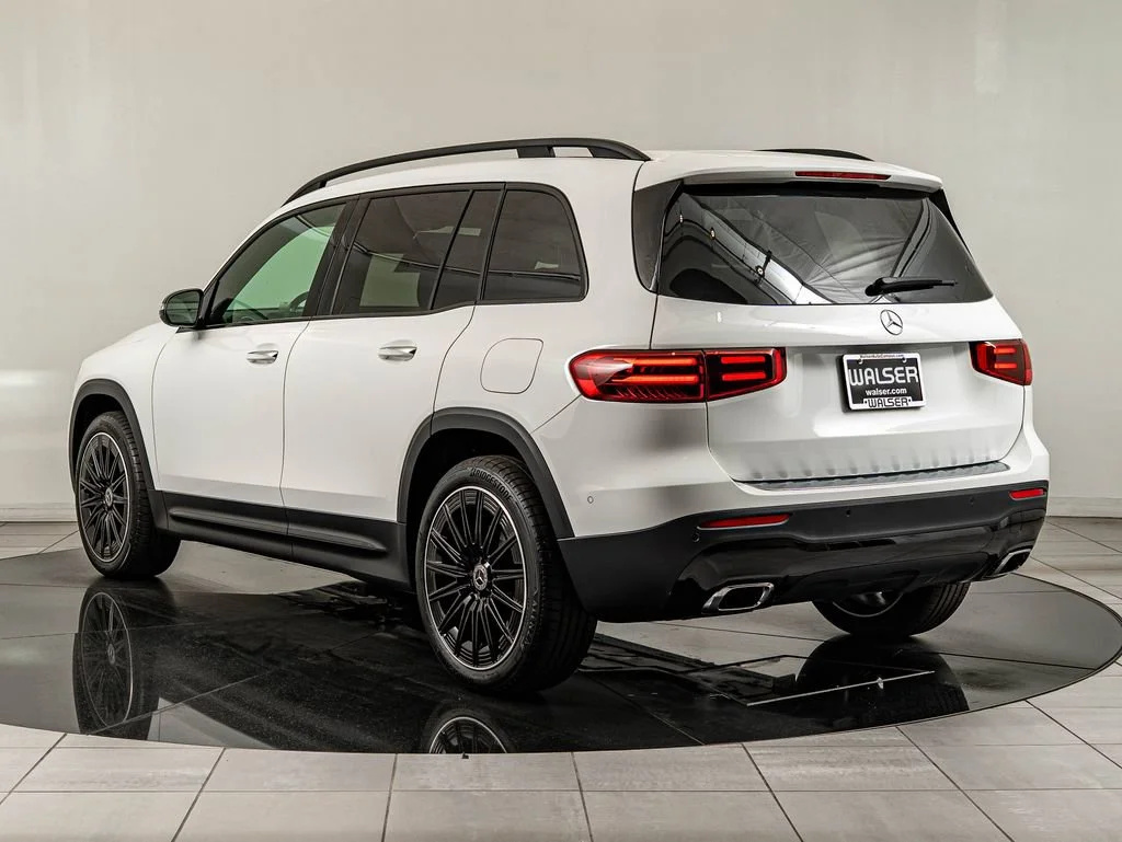 New 2026 Polar White Mercedes-Benz GLB 250 image 7