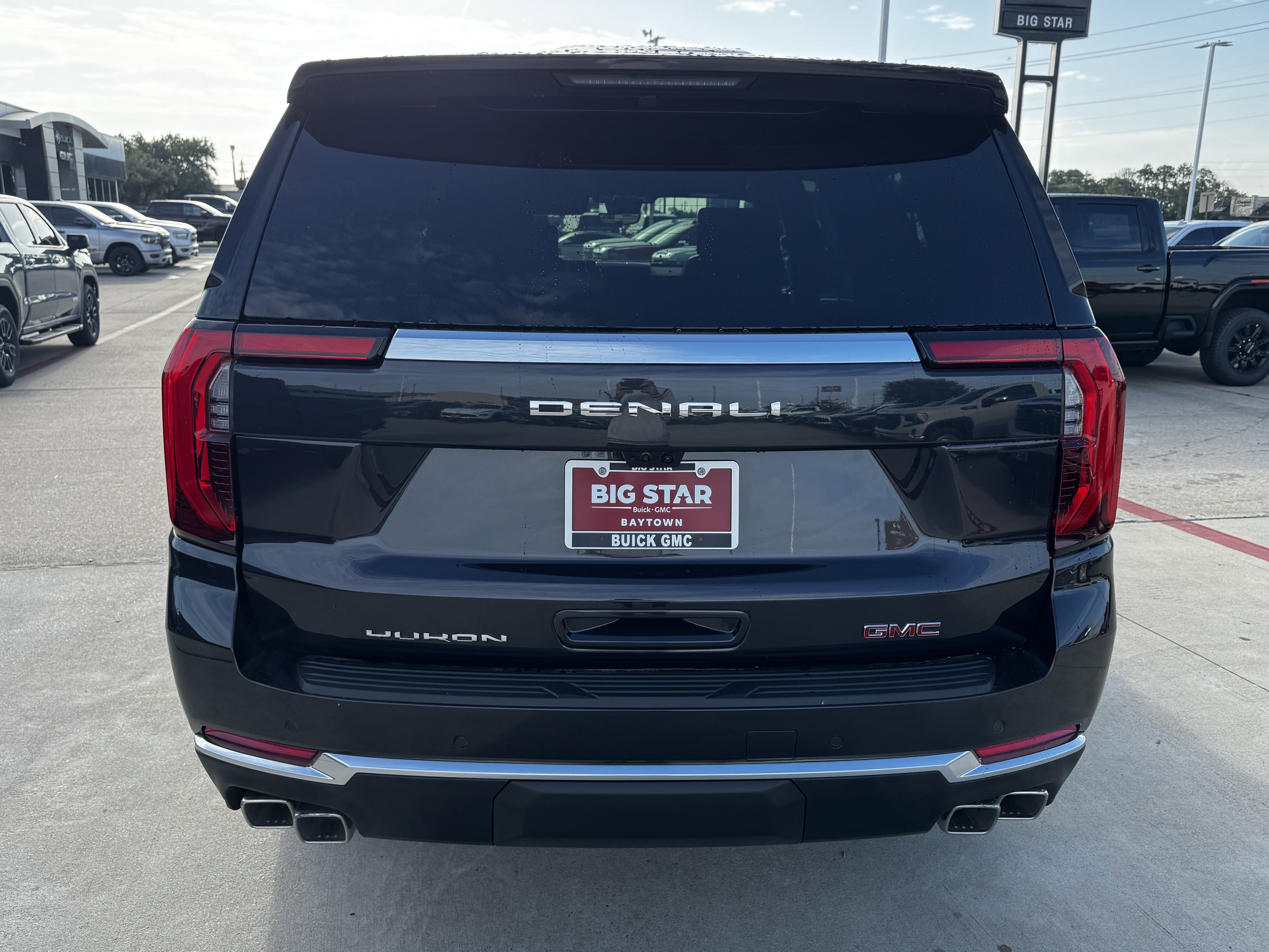 2026 GMC Yukon XL Denali - Photo 8