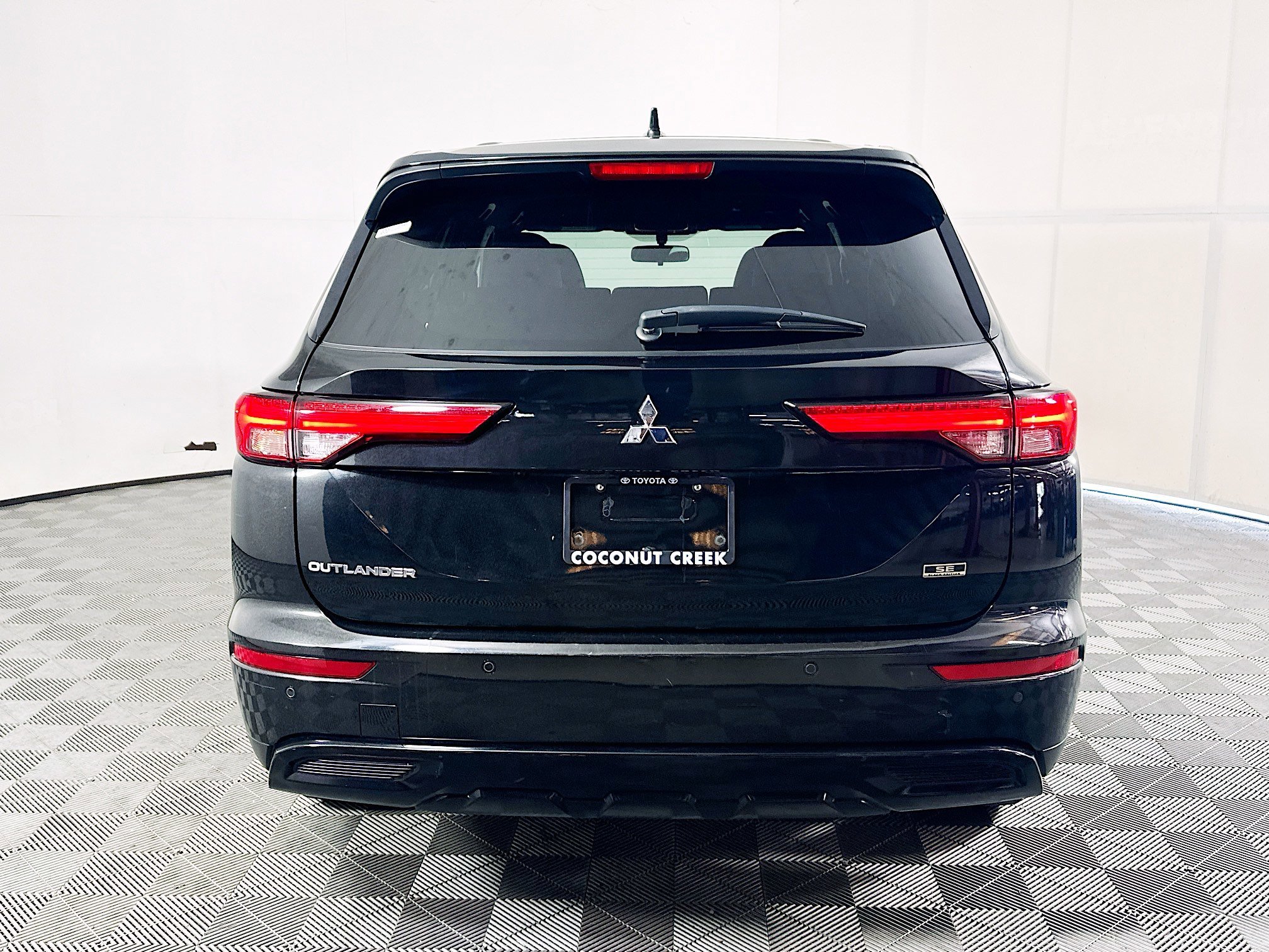 2024 Mitsubishi Outlander thumbnail 6