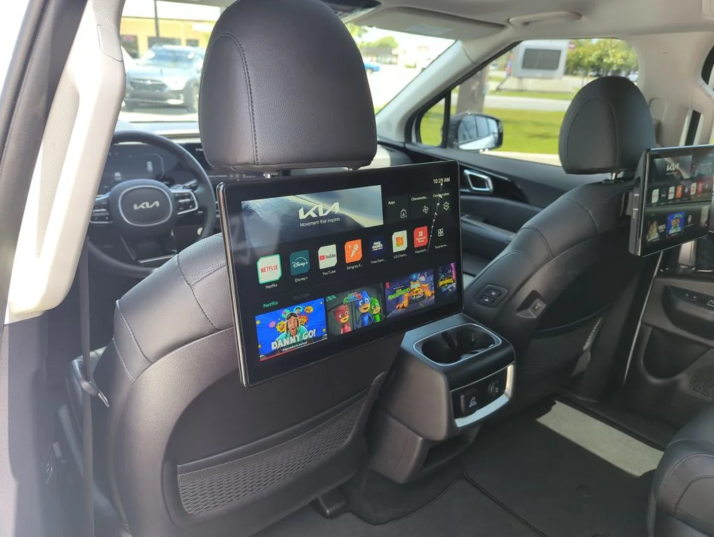 Used 2025 White Kia SX Prestige image 31