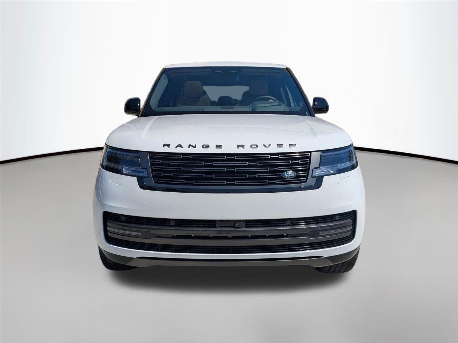 New 2026 Fuji White Land Rover SE image 2