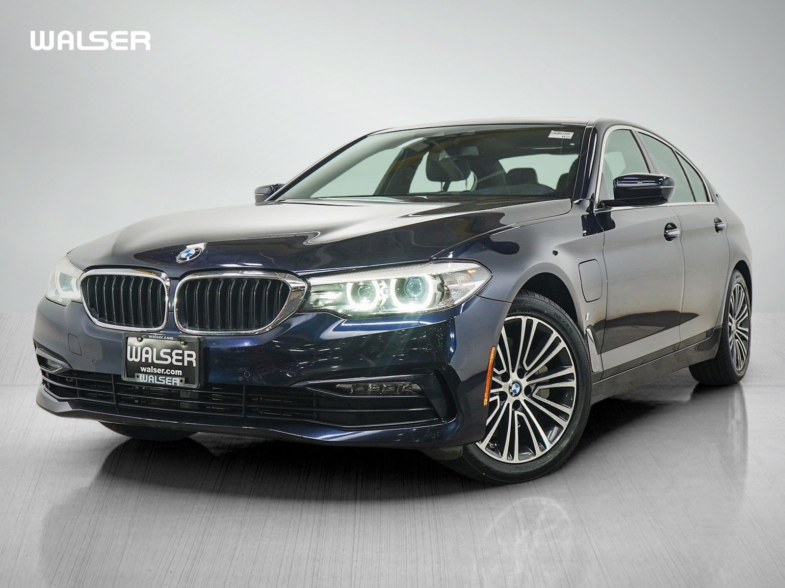 2018 BMW 5 Series 530e xDrive iPerformance Sedan's photo
