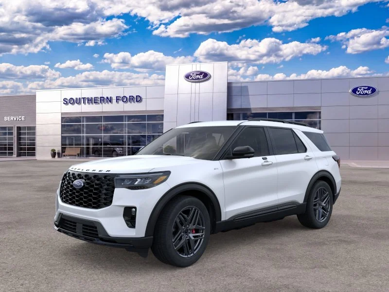 New 2026 Star White Metallic Tri-Coat Ford ST-Line image 24