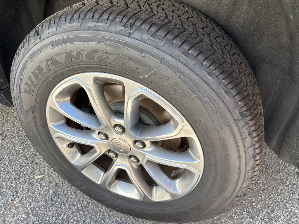 Used 2015 Black Jeep Limited image 15