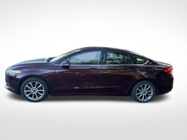 Used 2017 Red Ford SE image 2
