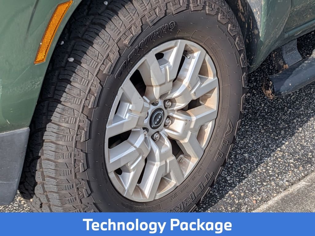 Used 2022 Green Nissan SV image 12