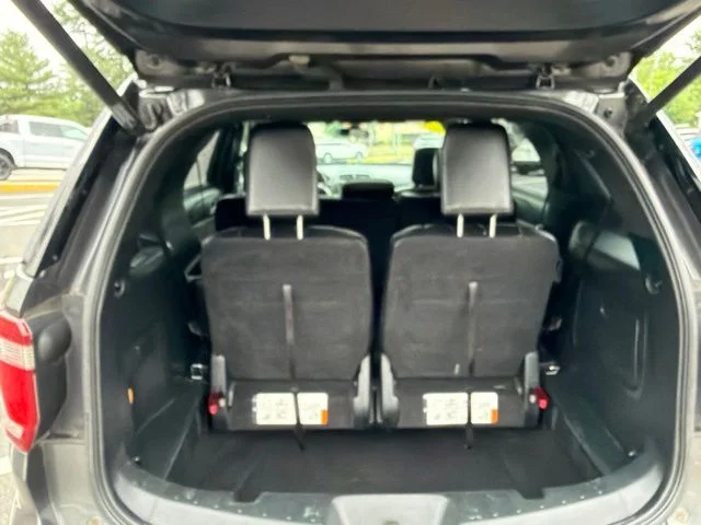 Used 2018 Gray Ford XLT image 29