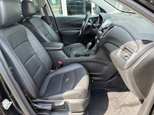 Used 2021 MOSAIC BLACK METALLIC Chevrolet Premier image 18