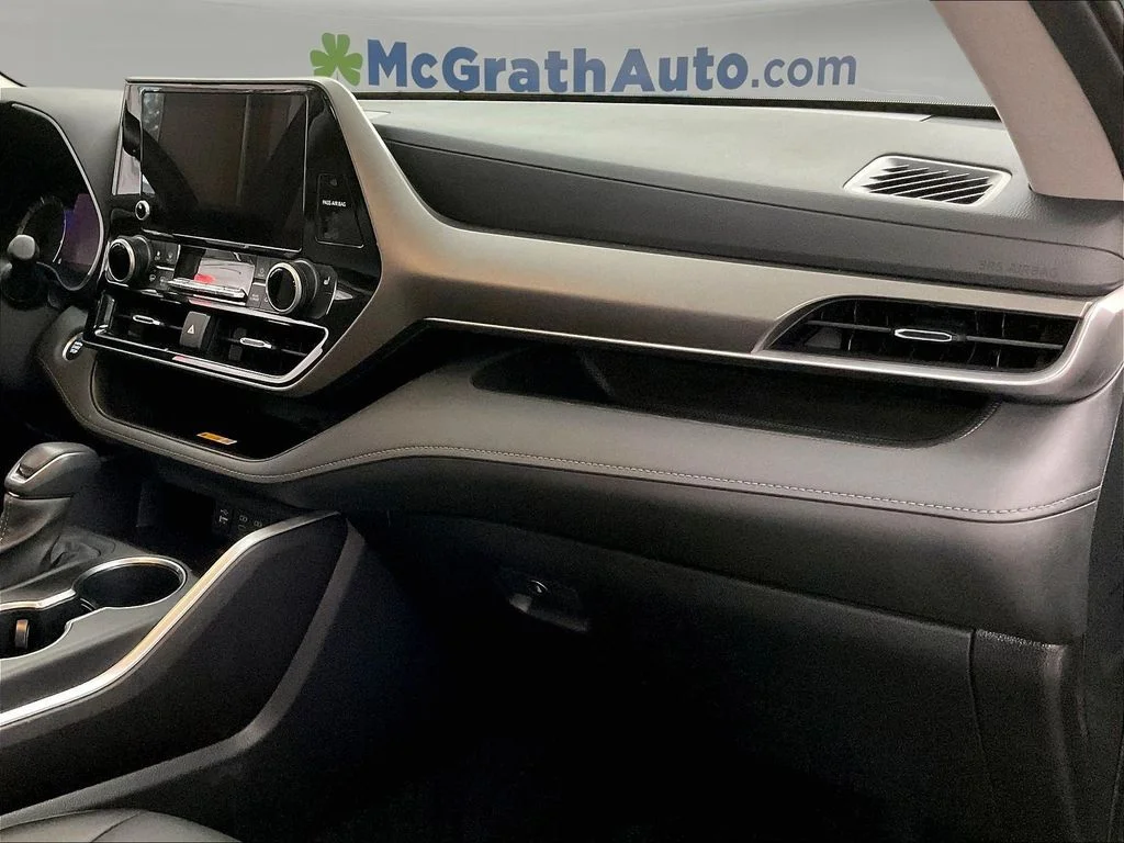 Used 2024 Black Toyota XLE image 21
