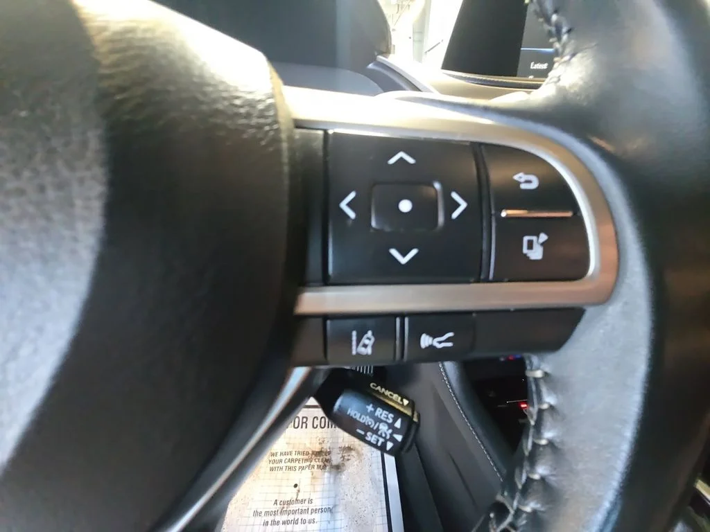 Used 2021 White Lexus 350 image 19
