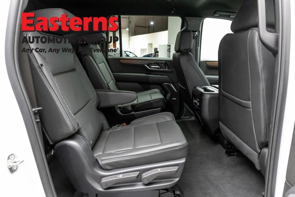 Used 2025 White GMC Denali image 26