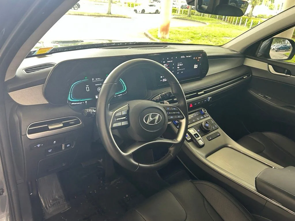 Used 2025 Gray Hyundai SEL image 7