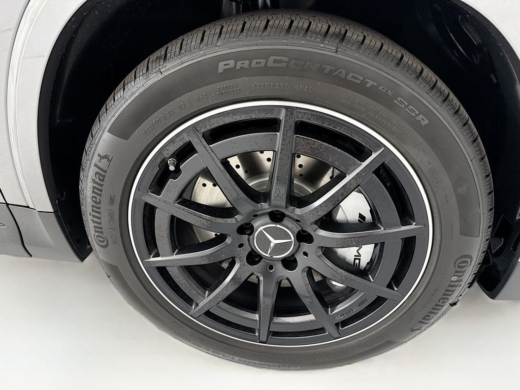 New 2026 Mountain Grey Metallic Mercedes-Benz GLA 35 AMG® image 31