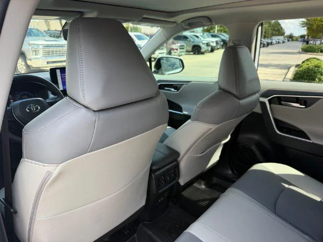 Certified Used 2025 WIND CHILL PEARL Toyota Limited image 51