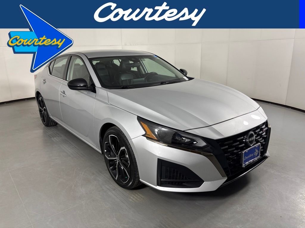 Used 2024 Silver Nissan 2.5 SR image 1