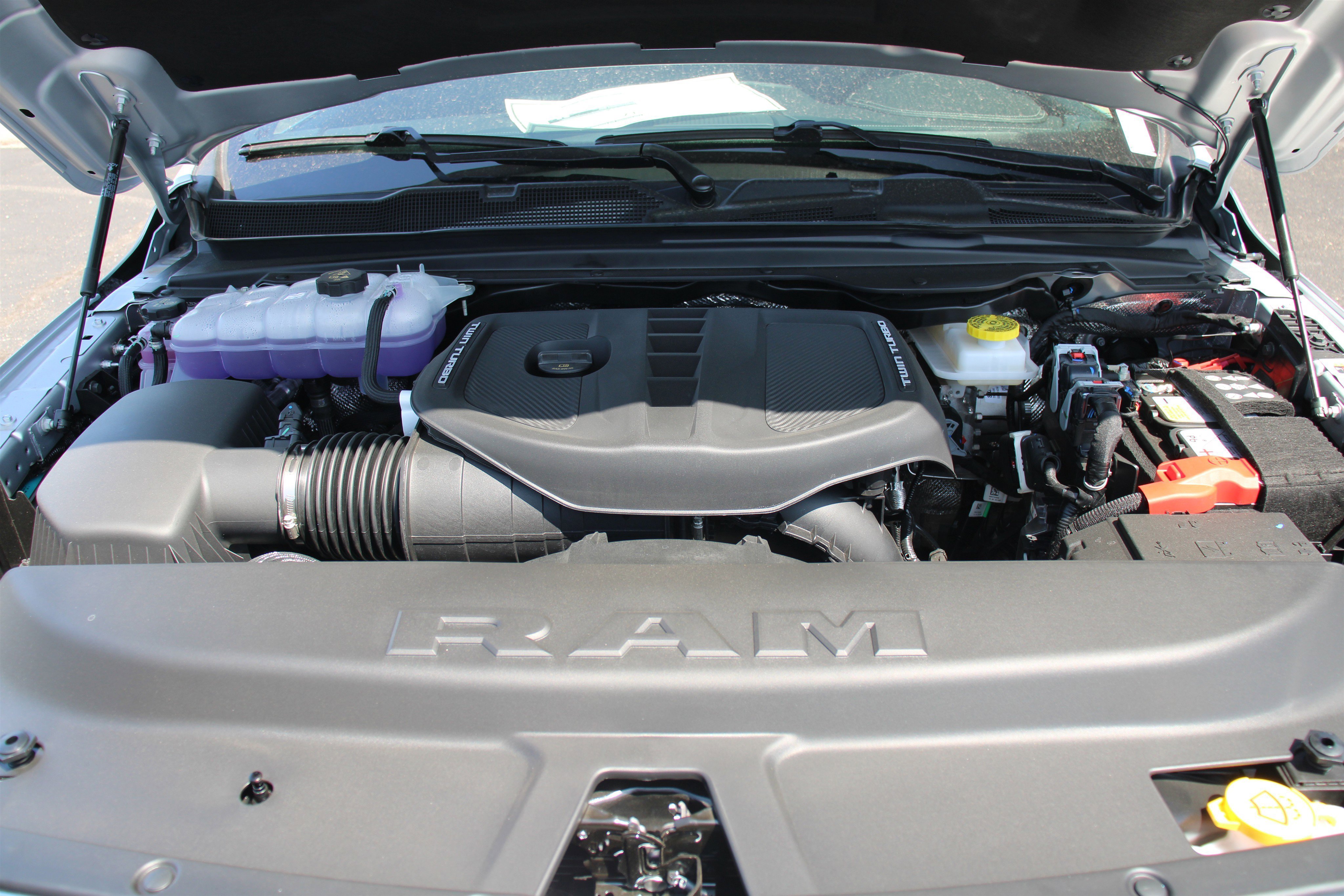 New 2026 Silver Zynith Exterior Paint RAM Limited image 39