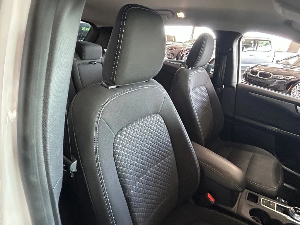 Used 2023 Oxford White Ford Active image 33