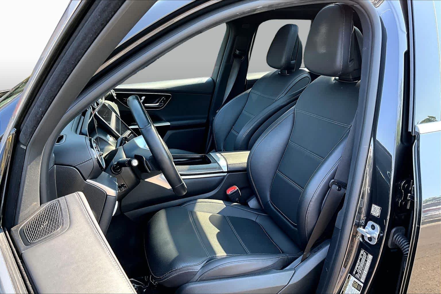 Used 2024 Graphite Grey Metallic Mercedes-Benz GLC 300 image 15