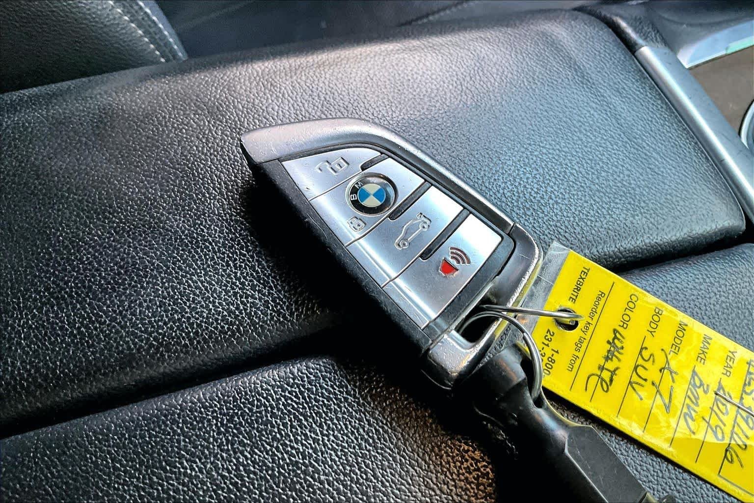 Used 2019 Mineral White Metallic BMW xDrive50i image 14