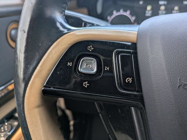 Used 2020 Blue Lincoln Reserve image 16