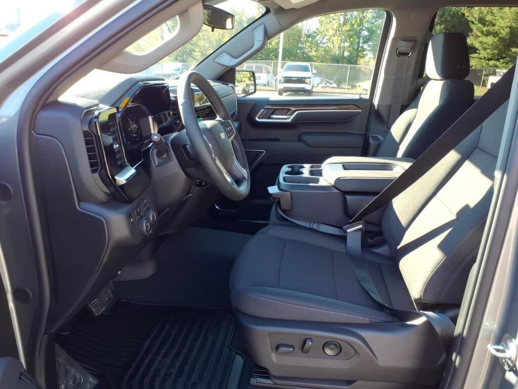 New 2026 Sterling Gray Metallic Chevrolet LT image 7