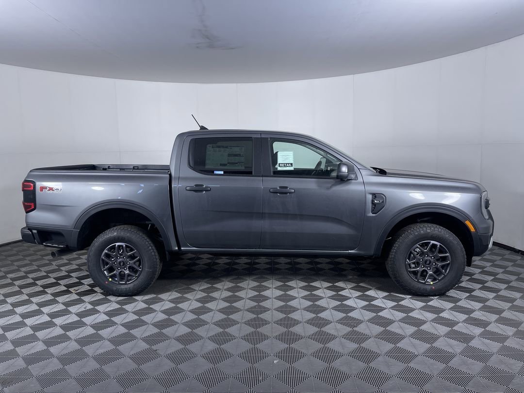 New 2025 Carbonized Gray Metallic Ford XLT image 10