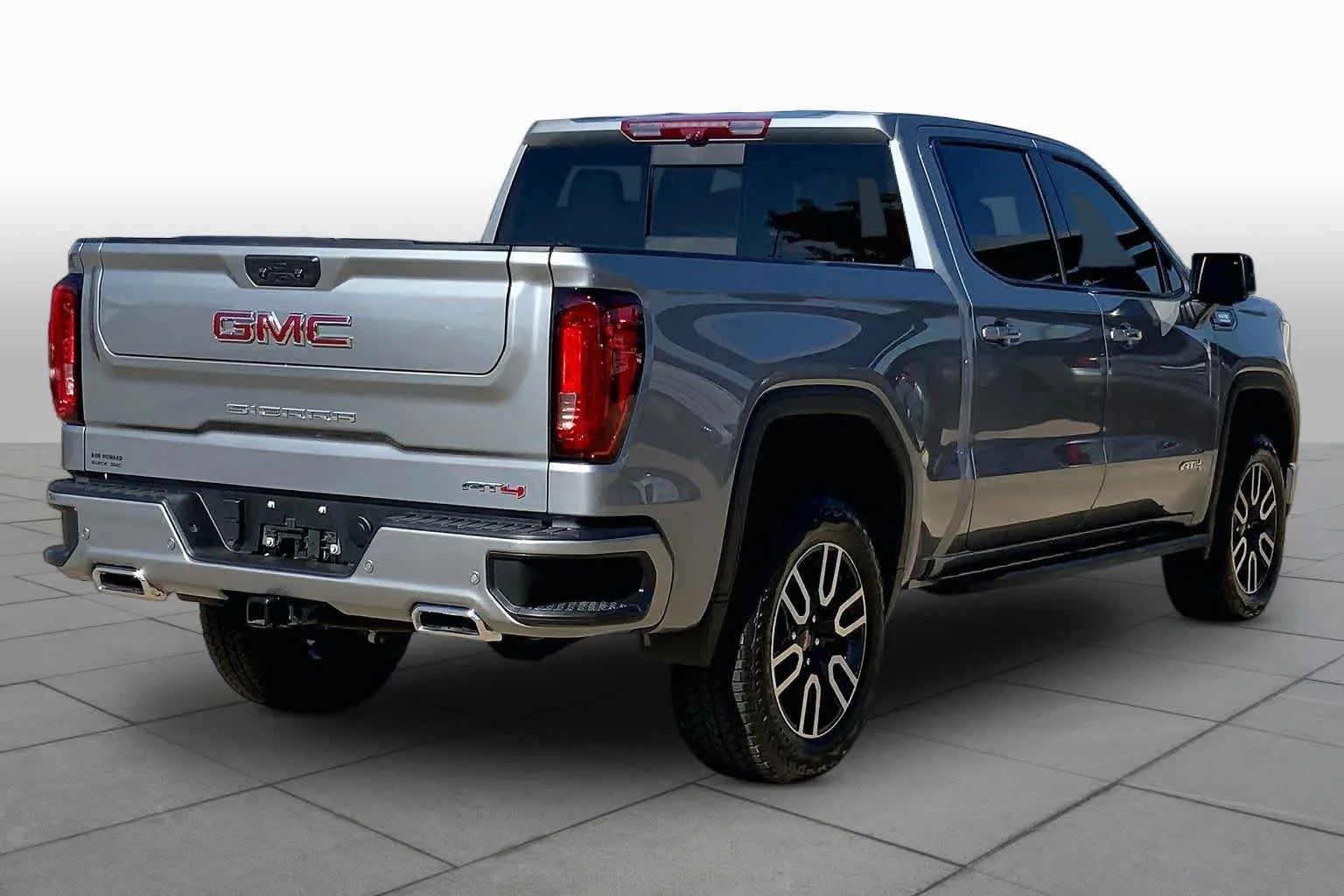 Used 2025 Sterling Metallic GMC AT4 image 13