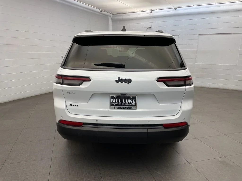 New 2026 White Jeep Altitude image 4