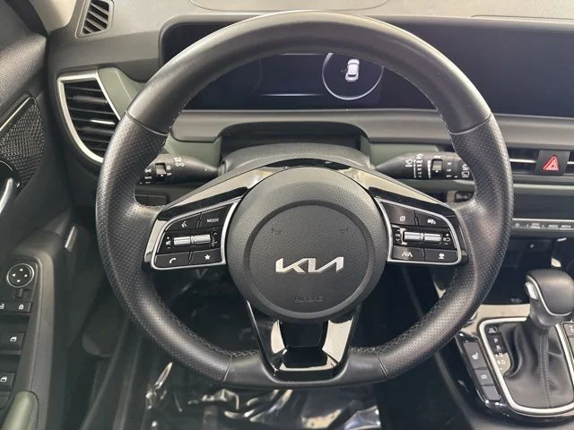 Used 2024 Black Kia SX image 25
