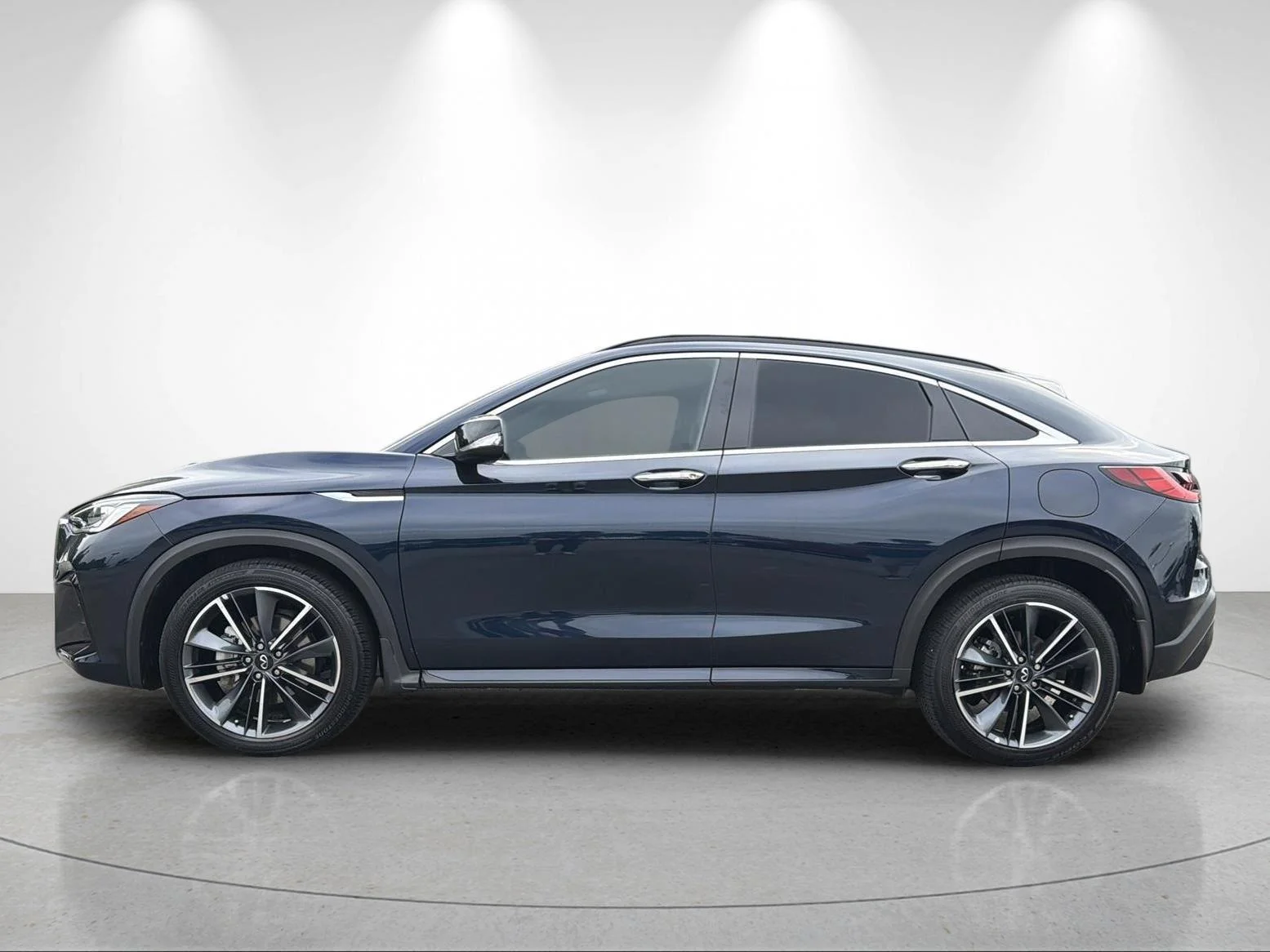 Certified Used 2025 Hermosa Blue INFINITI LUXE image 2