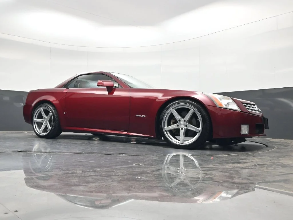 Used 2006 Red Cadillac Base image 24