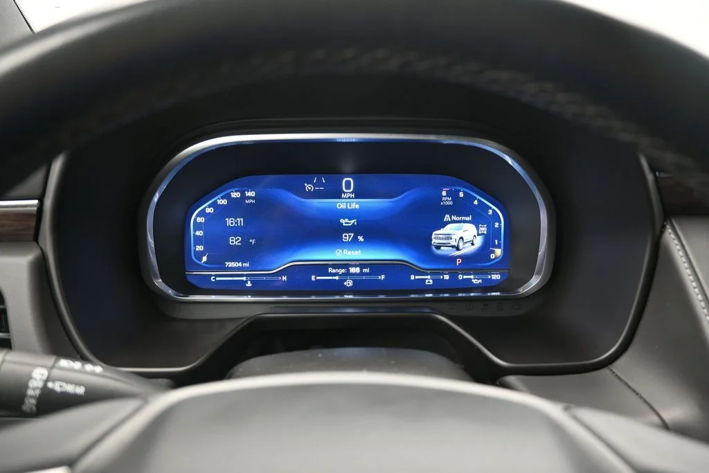 2023 Chevrolet Suburban LT - Photo 19