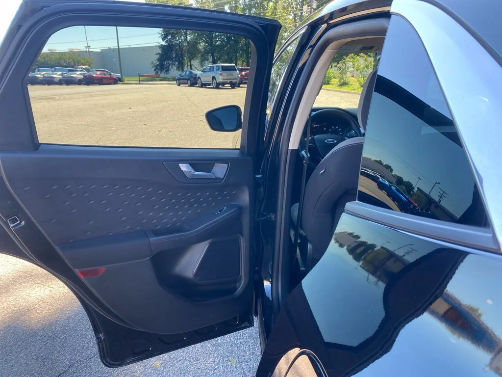 Used 2020  Ford SE image 16