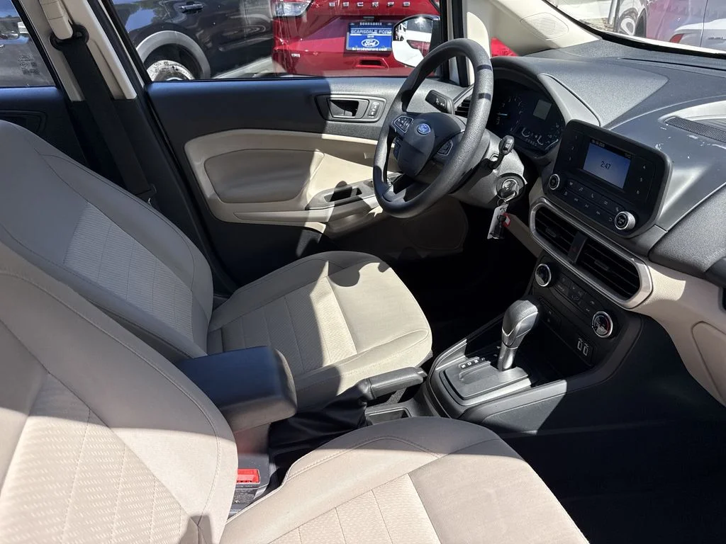Used 2020 Diamond White Ford S image 25