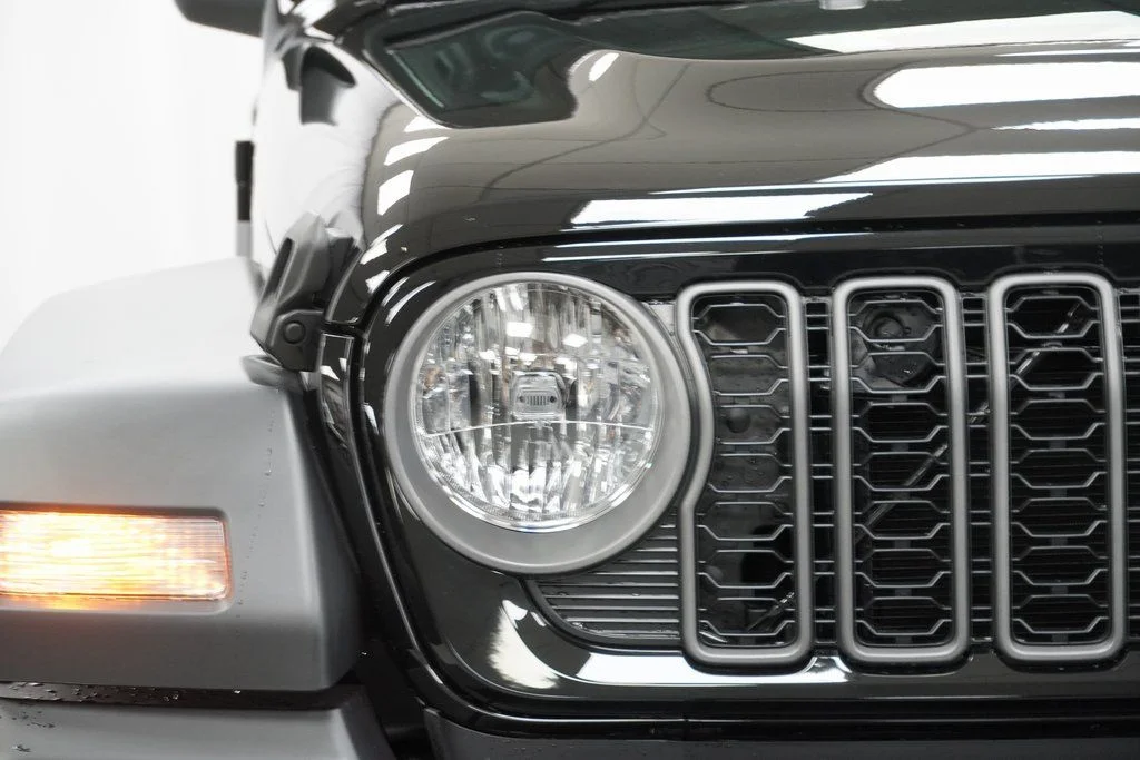 New 2026 Black Clear-Coat Exterior Paint Jeep Sport S image 5