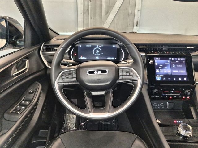 Used 2024 White Jeep Altitude image 14