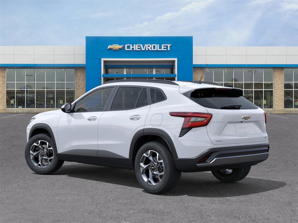 2025 Chevrolet Trax LT photo 3